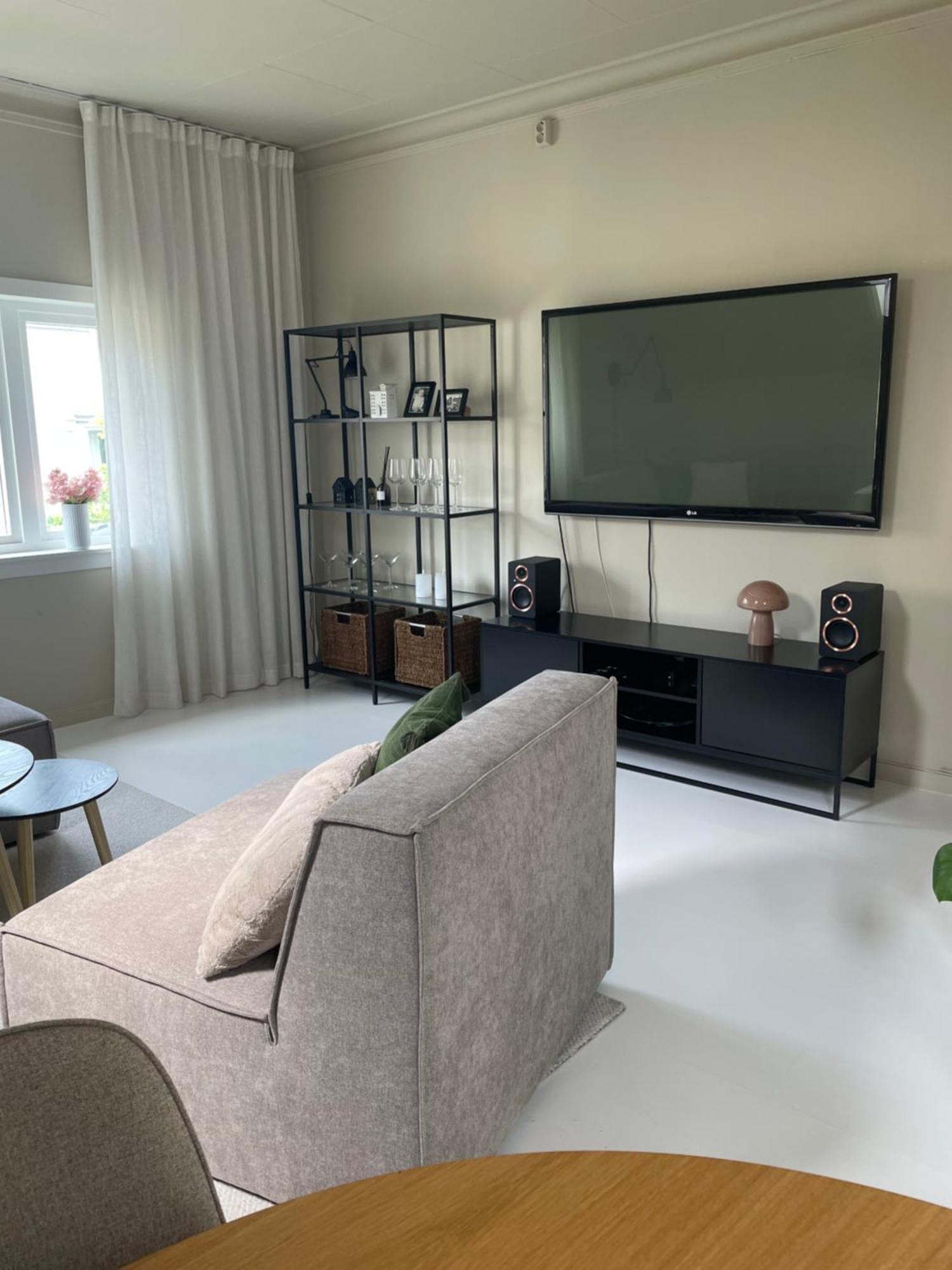 With Free Parking 350 M From The Center Of Alesund